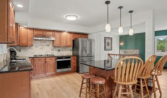 7 Wheeler Dr, Danbury, CT 06811