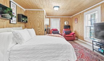 1748 Georgia St, Alford, FL 32420