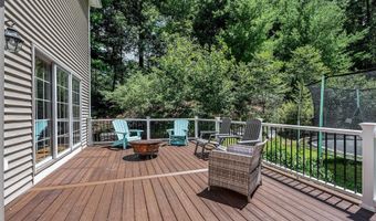 7 Oak Ridge Dr, Atkinson, NH 03811