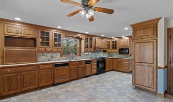 21 Foxhill Ave, Bristol, RI 02809