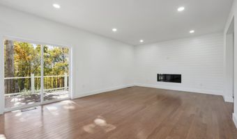 19 A Apache Dr, Brookfield, CT 06804