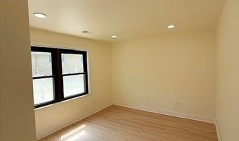 833 W Heritage Dr 2, Addison, IL 60101