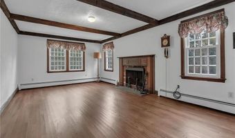 381 Woonsocket Hill Rd, North Smithfield, RI 02896
