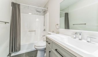 33 Huntsville Rd, Andover, NJ 07860