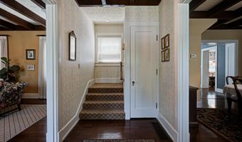 916 Audubon Pkwy, Audubon Park, KY 40213