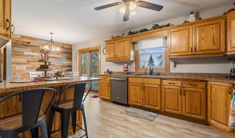 11 Linda Ln, Aberdeen, SD 57401
