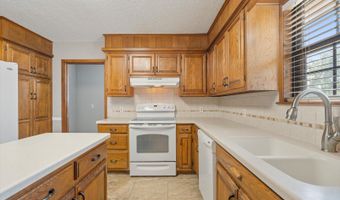 931 King Dr, Bartlesville, OK 74006