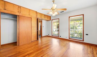 34 7th St, Apalachicola, FL 32320