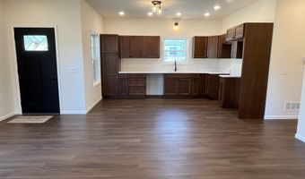 522 S 3rd St, Albia, IA 52531