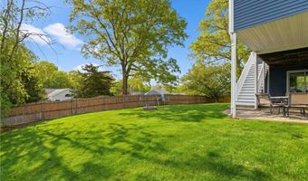 12 Pat Dr, Lincoln, RI 02865