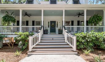 8 Dolphin Point Dr, Beaufort, SC 29907