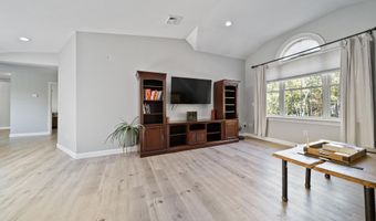 69 Heather Cir, Auburn, NH 03032