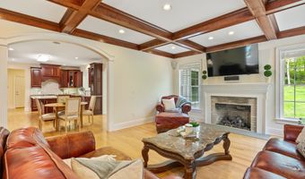 64 Warren Gln, Burlington, CT 06013