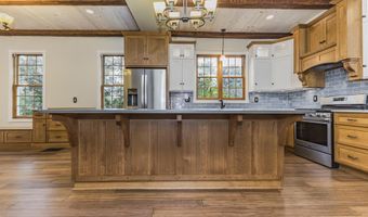 724 N Water St, Albany, IN 47320