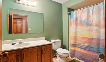 2120 Deerfield Dr, Ashtabula, OH 44004