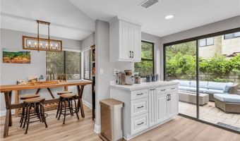 29729 Strawberry Hill Dr, Agoura Hills, CA 91301