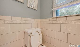 27 Powder Horn Hl, Brookfield, CT 06804