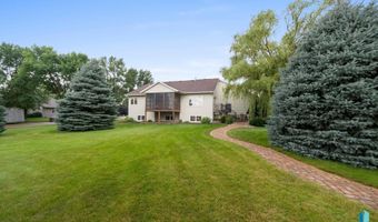 304 S Country Club Ave, Brandon, SD 57005