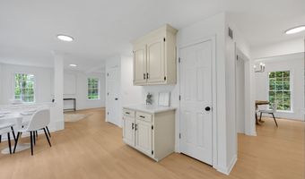 9 A Alice Dr, Burlington, CT 06013