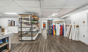 1567 Hammond St, Bangor, ME 04401