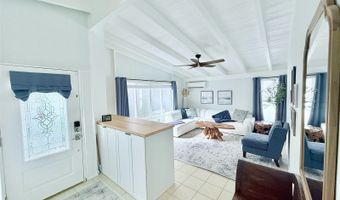 827 Kalalea St, Honolulu, HI 96825