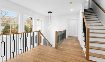 20 Marianne Rd, Darien, CT 06820
