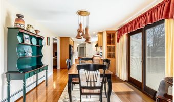 288 W Maplemere Rd, Amherst, NY 14221