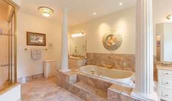 8 Buttonwood Dr, Andover, MA 01810