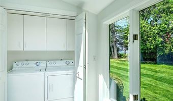 11 Henry Dr, Barrington, RI 02806