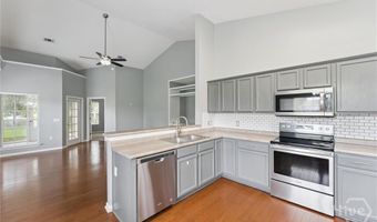 77 Stonelake Cir, Savannah, GA 31419