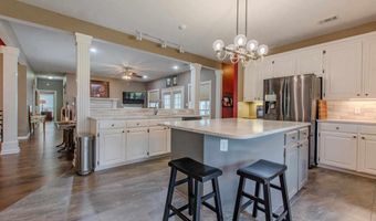 8900 Hinkson Rd, Benton, AR 72019