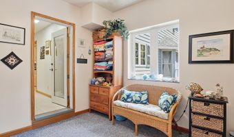 40498 N Sunset Dr, Antioch, IL 60002