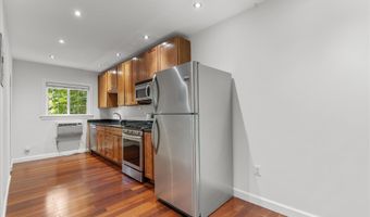 3498 MARTHA CUSTIS Dr 317, Alexandria, VA 22302