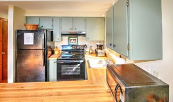 198 HOODS POINT Rd, Basye, VA 22810