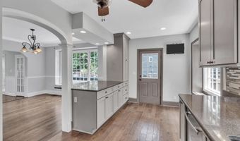 18 Middletown Ave, Atlantic Highlands, NJ 07716