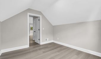 70 Seurat St, Barnegat, NJ 08005