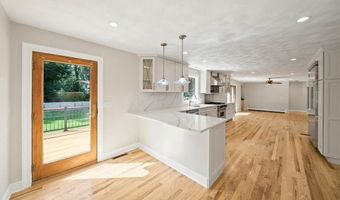 30 Dutchess Dr, Cranston, RI 02921