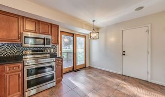 382 Cedar Run Dr, Ballwin, MO 63021