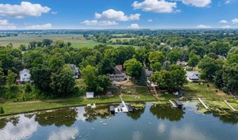 42037 N Old Lake Ave, Antioch, IL 60002