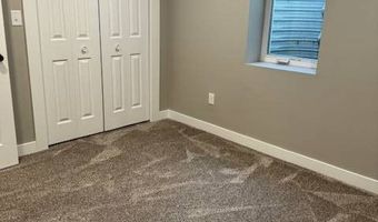 624 J St, Aurora, NE 68818