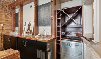 11 Benton Ave E, Albia, IA 52531