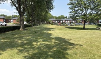 2424 E Oakton St 4F, Arlington Heights, IL 60004