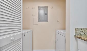 19501 W Country Club Dr 912, Aventura, FL 33180
