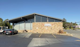 215 SE 10TH St, Bandon, OR 97411