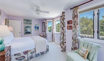 39 Brenton Rd, Newport, RI 02840