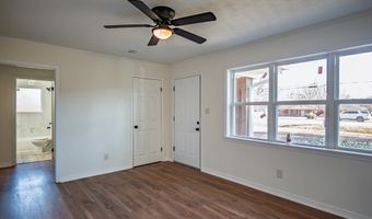 201 College St, Batesville, MS 38606
