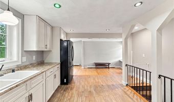216 Hyde St, Cranston, RI 02920