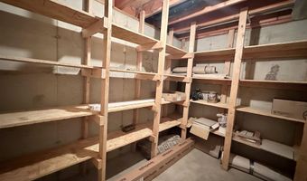 225 Emerald Meadows Dr, Arnolds Park, IA 51331