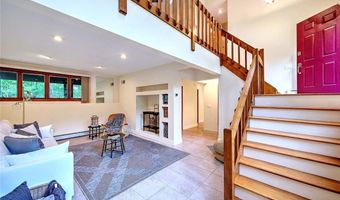 6 Birch St, Johnston, RI 02919