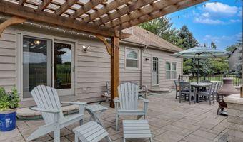 420 Fairway View Dr, Algonquin, IL 60102